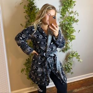 ✨VS Pink Christmas Robe Reversible S/XS✨